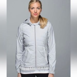 LIKE NEW LULULEMON Spring fling ruffled puffy windbreaker jacket size 4